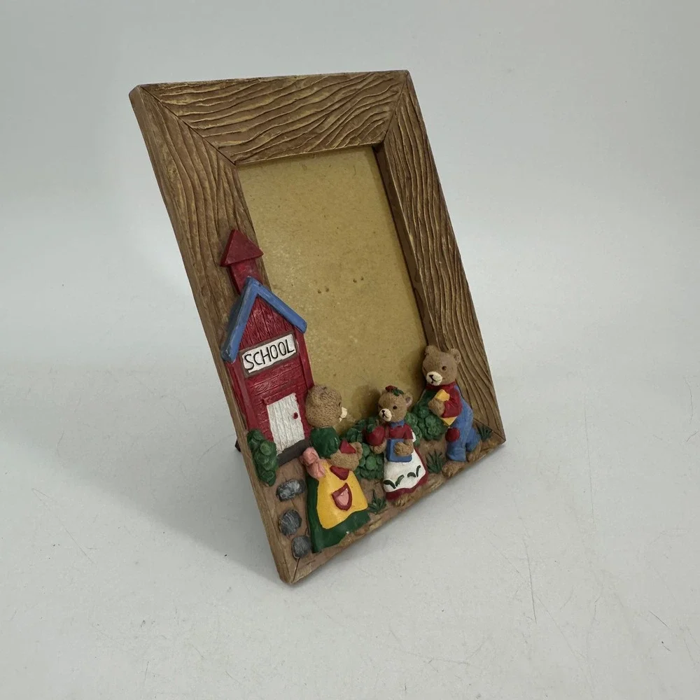 Vintage Teddy Bear Schoolhouse 3D Resin Picture Frame Rustic Wood Look Decor